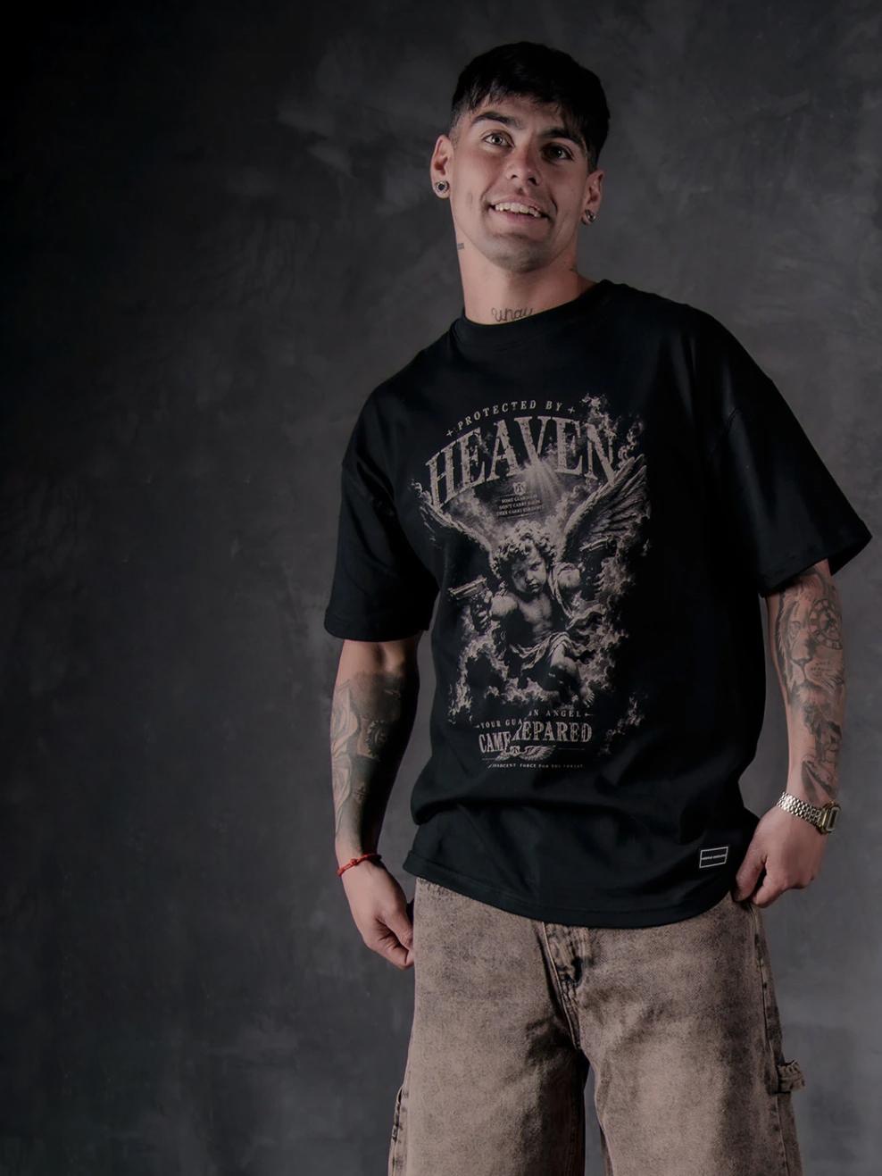 NEGRO OSCURO Remera Guardian · foto 1