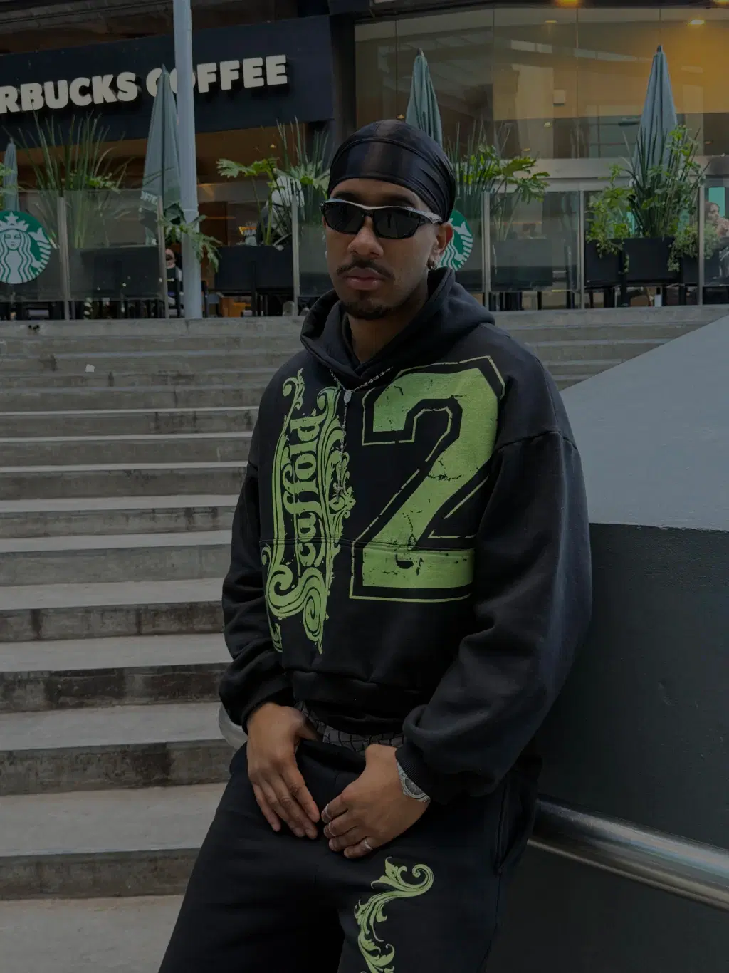 SCAFFOLD Hoodie Porteño Negro · foto 1