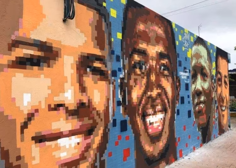 Portada de El mural en Babahoyo que homenajea a los cracks ecuatorianos del fútbol