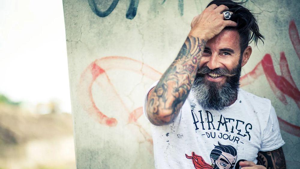 Portada de Tatuajes como vestimenta: la piel como lienzo de expresión personal