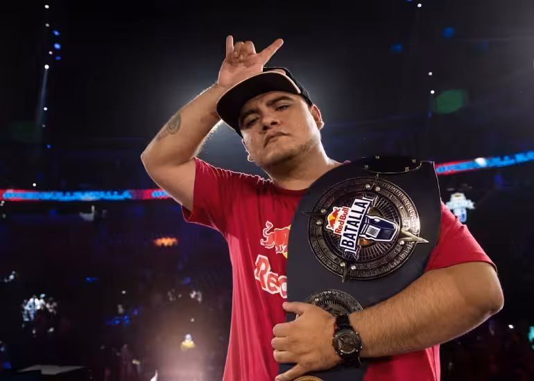 La cúspide de Aczino en Red Bull Batalla: el tricampeonato internacional en la Ciudad de México
