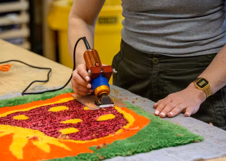 Portada de ¿Qué es el tufting y por qué es tendencia en el arte urbano?