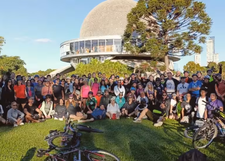 Portada de Bicipiantes: la comunidad que convirtió el ciclismo en una experiencia compartida