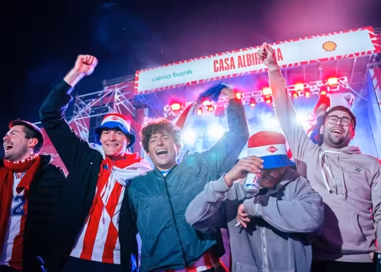 Portada de La Casa Albirroja, el punto de encuentro para alentar a Paraguay en los octavos de final del Mundial