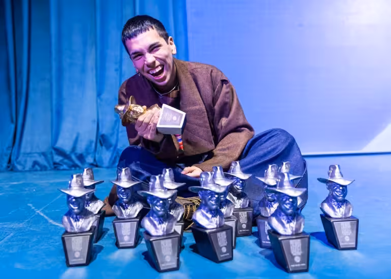 Portada de Milo J, Trueno y Ca7riel & Paco Amoroso, las estrellas de los Premios Gardel