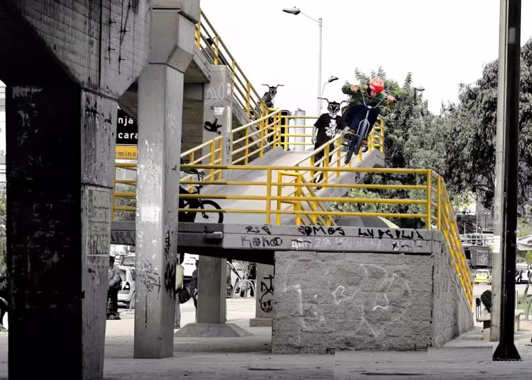 Portada de Walter Chacón, el fenómeno viral del BMX Freestyle latinoamericano