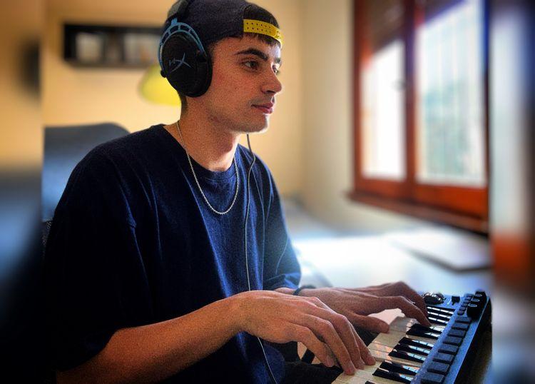 Portada de Domi, el beatmaker autodidacta que conquista TikTok