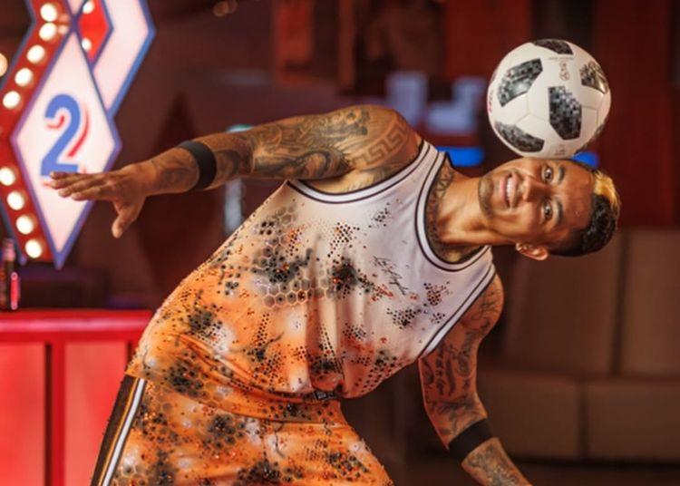 Portada de Los latinos que dominan el fútbol freestyle