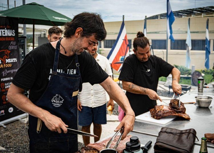 Portada de El imperio parrillero de Locos x el Asado