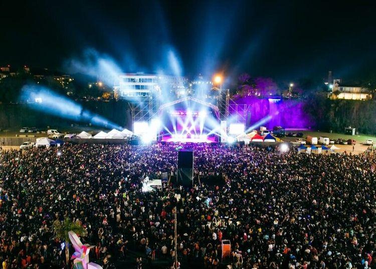 Portada de Las reinas de la música urbana latina