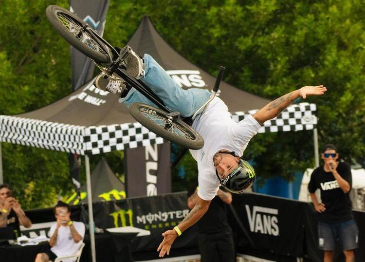 Portada de Maligno Torres deslumbró con exhibición de BMX en Quito