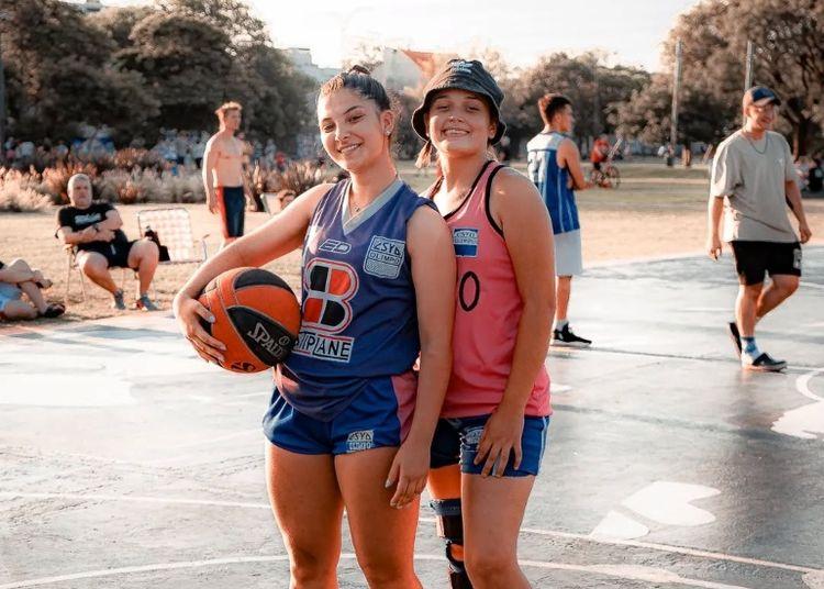 Portada de El streetball femenino vuelve a conquistar Buenos Aires con “Reinas de la Calle”