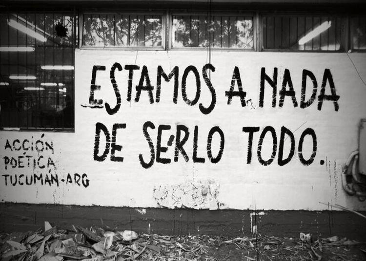 Portada de Muros parlantes by Acción Poética