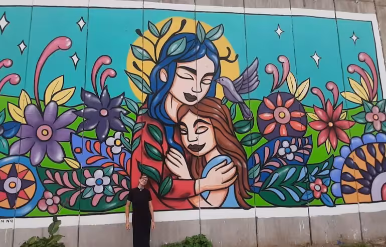 Portada de Muralismo sin límites: la obra de 5 metros que transformó una cárcel en Argentina