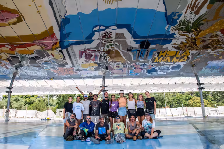 Río Arriba, un mural de 2.000 metros cuadrados de arte espejado