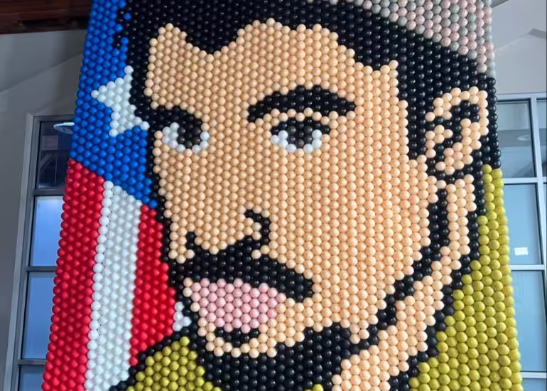 Portada de Más de 6.000 globos y un homenaje monumental a Bad Bunny