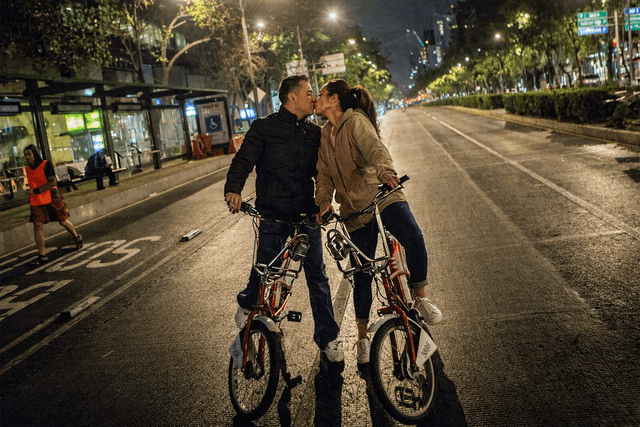 Imagen de Paseo Nocturno en Bicicleta | Día del Amor y la Amistad