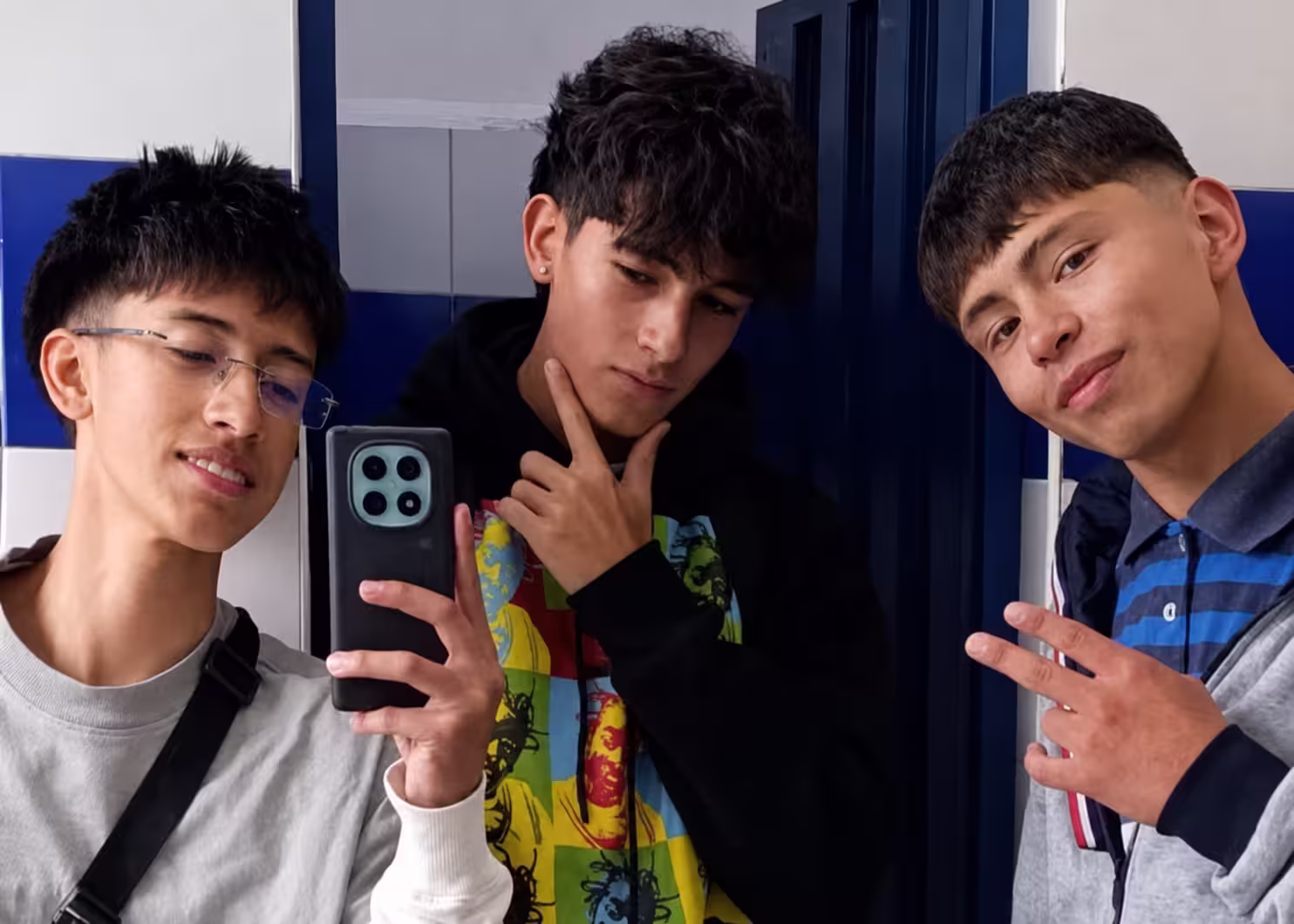 Portada de El trío colombiano que conquista TikTok cantando clásicos latinoamericanos a capela
