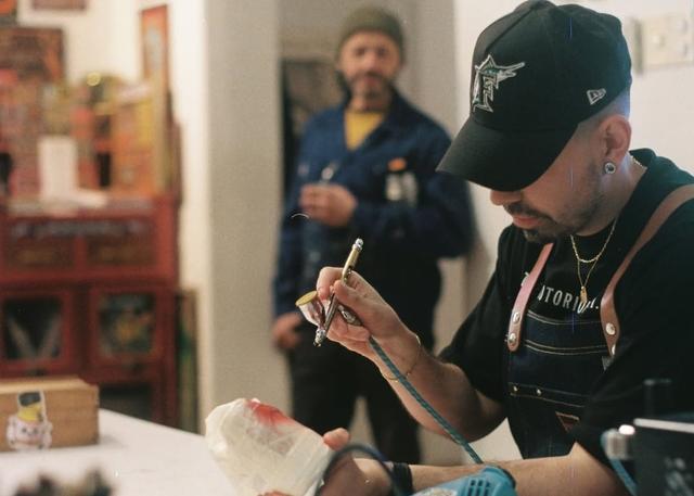 Imagen de Fuega Lab: taller de personalización de sneakers