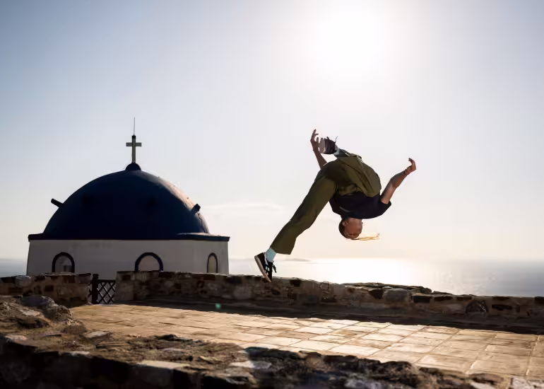 Portada de ¿Por qué el freerunning es diferente al parkour?
