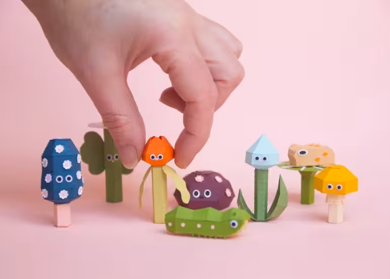 Portada de Guardabosques, el estudio de Buenos Aires que convierte animales y naturaleza en arte de papel