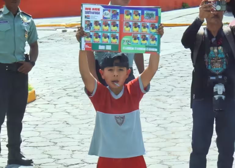 Luchito e Iker, los niños mexicanos virales del Mundial