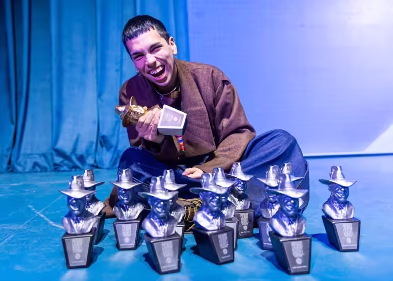 Portada de Milo J, Trueno y Ca7riel & Paco Amoroso, las estrellas de los Premios Gardel