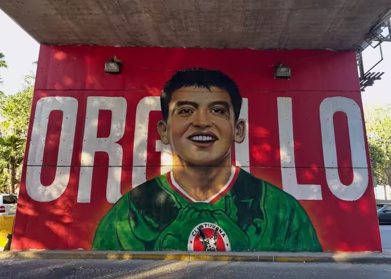 Portada de La joya del fútbol mexicano ya tiene su mural en Tijuana
