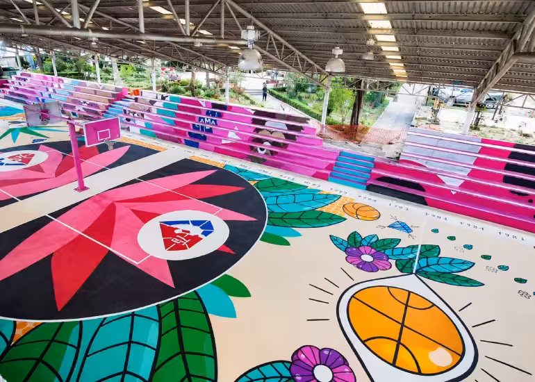 Portada de La cancha de Ixtlán de Juárez que la NBA convirtió en una obra de arte urbano