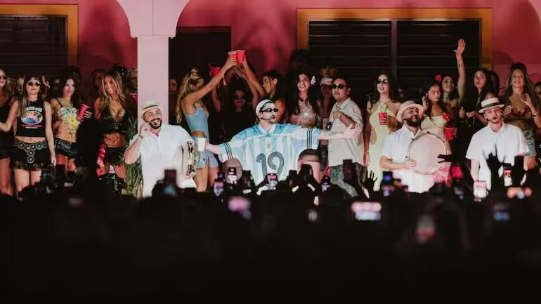 Portada de Todos los famosos que pasaron por "La Casita" de Bad Bunny en Argentina