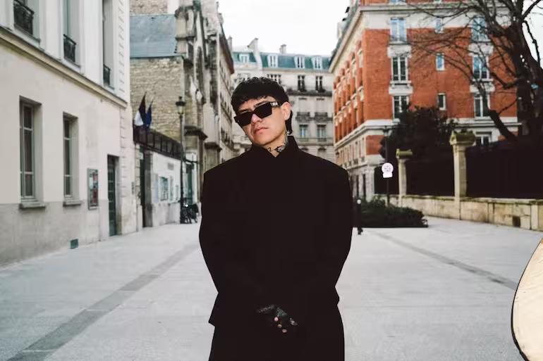 Portada de Junior H sacude el 2026 con «DEPR</3$$ED MFKZ»