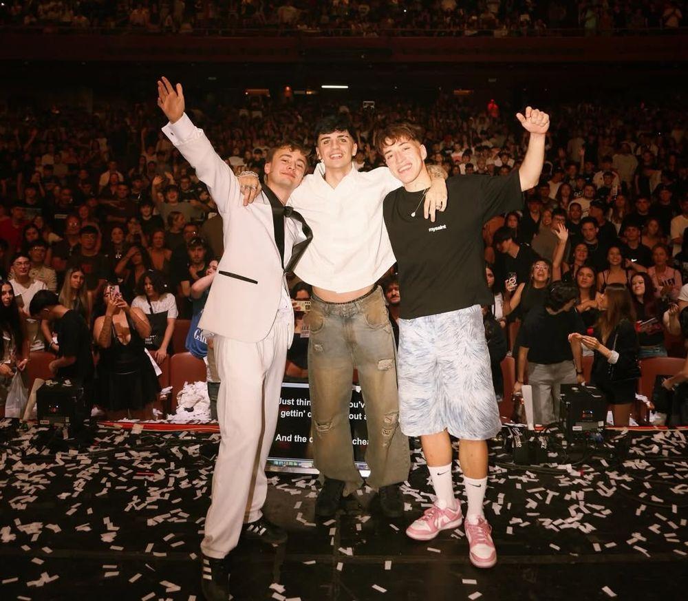 Portada de Todo sobre el debut de los Mernosketti en el Gran Rex