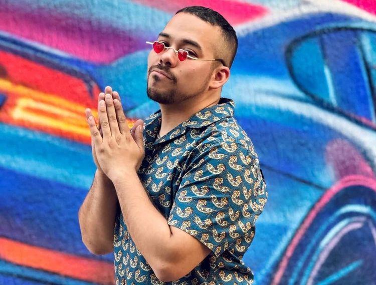 Portada de Remix Uno, el artista que hackea el muralismo con estética "glitch"