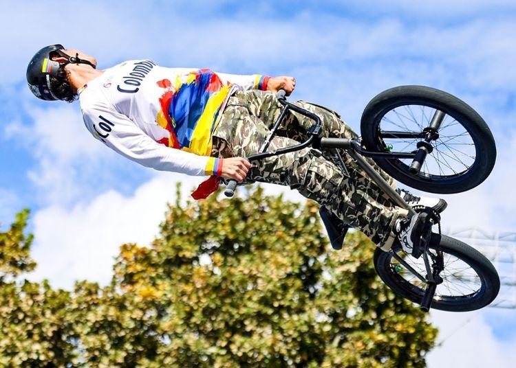 Portada de Colombia y Perú brillaron en el Campeonato Suramericano de BMX Freestyle en Armenia