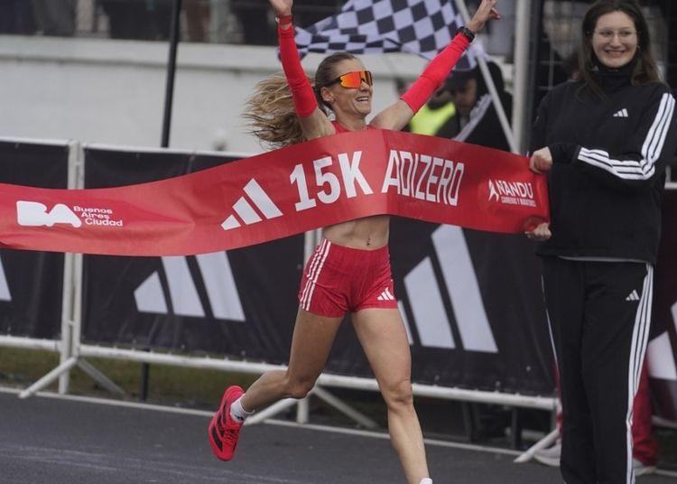 Portada de Más de 5 mil runners coparon el Autódromo Gálvez