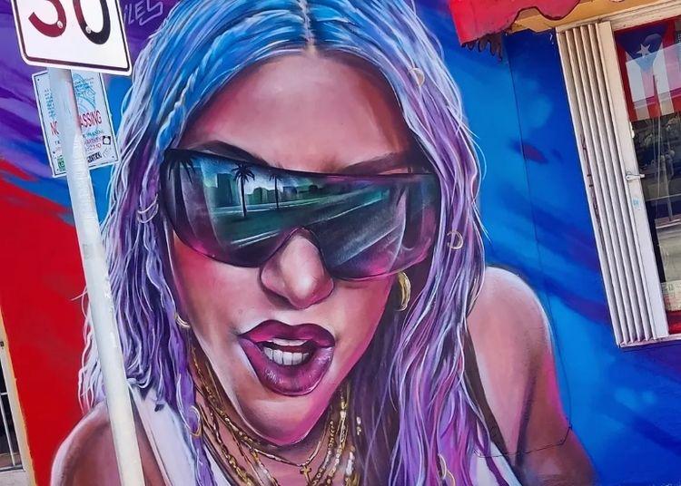 Portada de Fariana se vuelve arte urbano en Miami