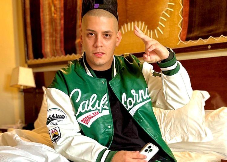 Portada de El barbero que lleva el éxito de los cortes a las redes