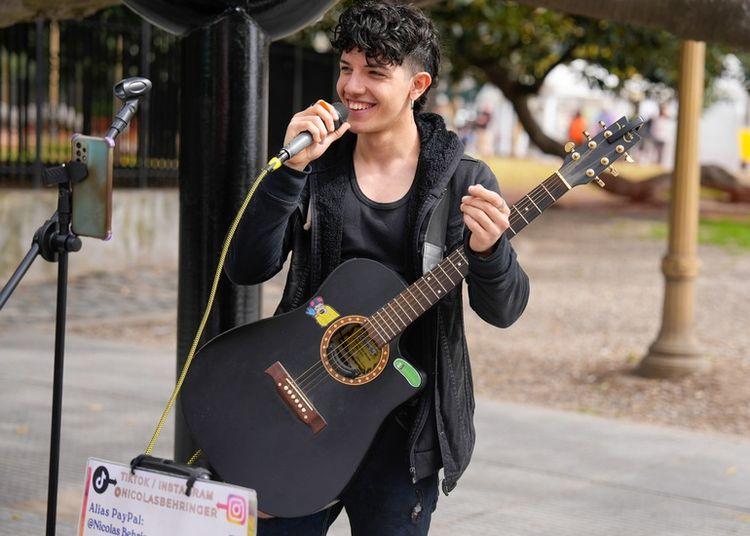 Portada de Los sueños se cumplen: de artista callejero a ganador de La Voz Argentina