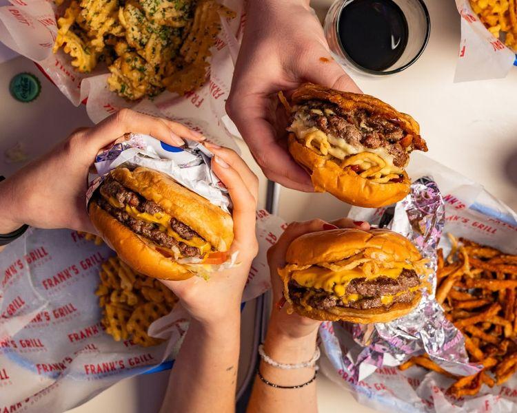 El sabor a éxito: una noche en Frank's Grill