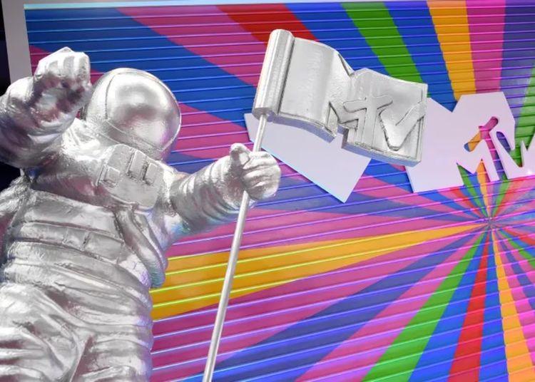 Portada de ¿Por qué MTV cierra sus canales musicales?