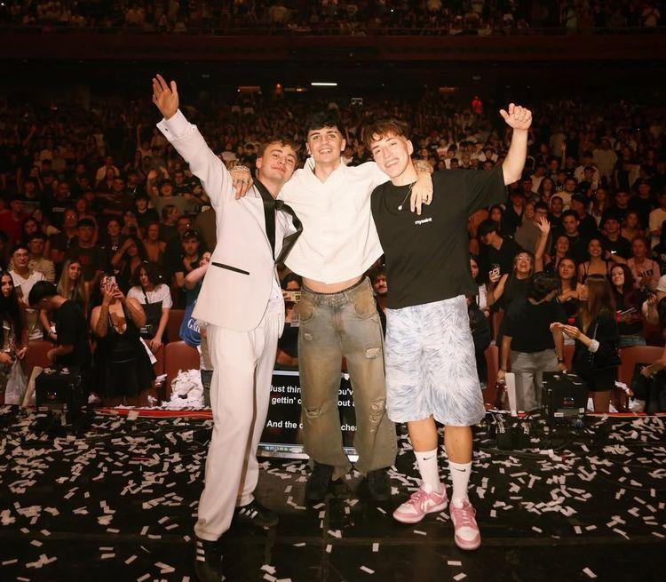 Portada de Todo sobre el debut de los Mernosketti en el Gran Rex