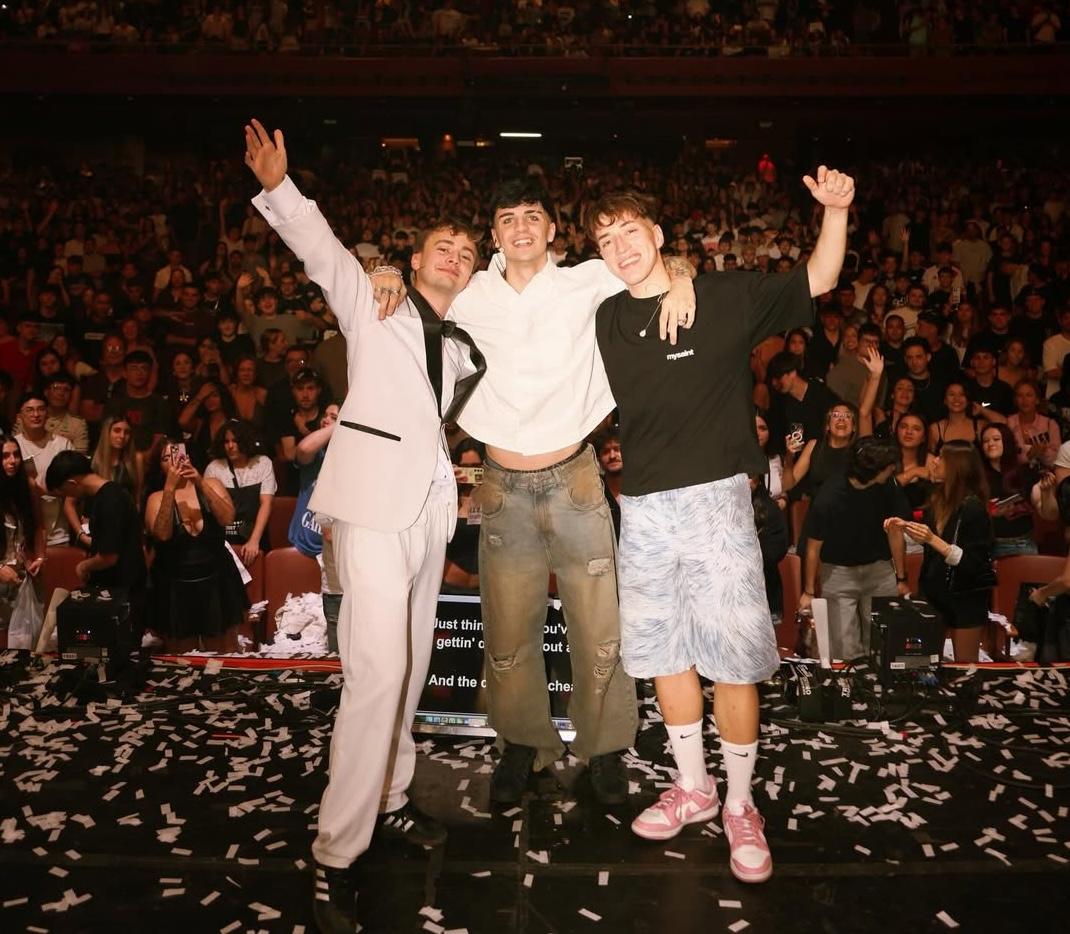 Portada de Todo sobre el debut de los Mernosketti en el Gran Rex