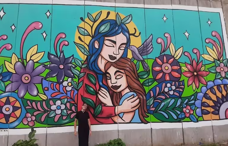 Portada de Muralismo sin límites: la obra de 5 metros que transformó una cárcel en Argentina